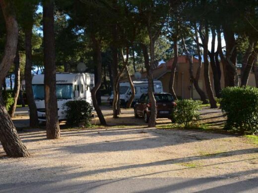 Parking for camping-cars