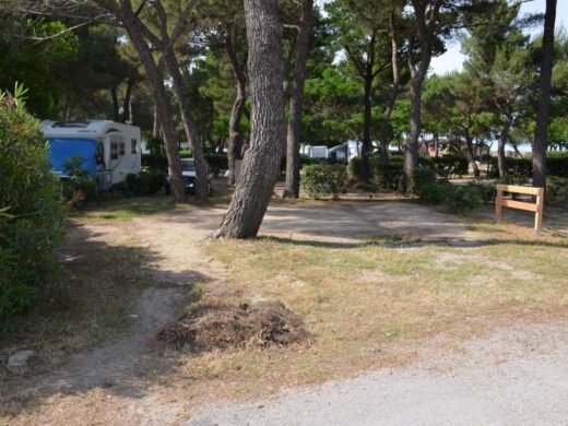 Parking for camping-cars