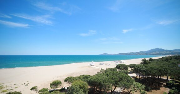 Direct beach access